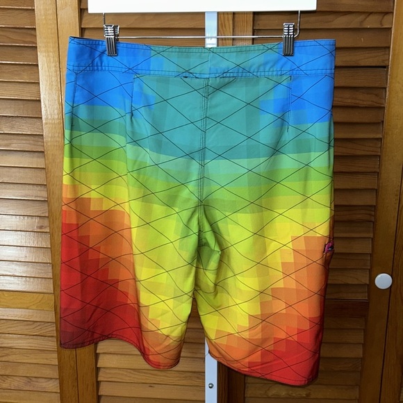 Hang Ten Size 32 Retro Rainbow 🌈 Board Shorts - Picture 7 of 8